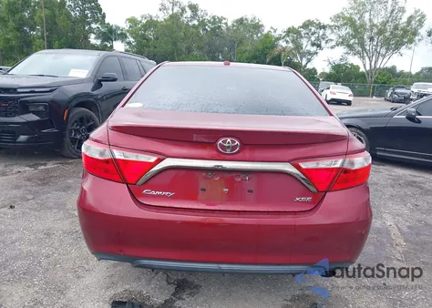 2015 Toyota Camry Xse z USA, uszkodzony, nr VIN 4T1BF1FK1FU973553